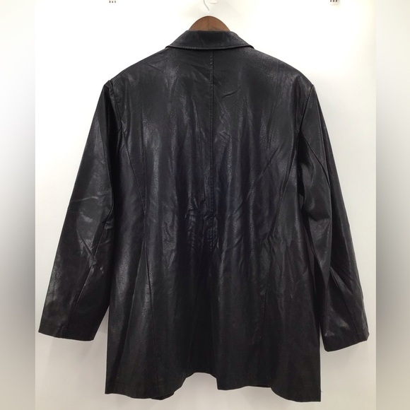 Nasty Gal Black Faux Leather Oversized Blazer - Picture 3 of 9